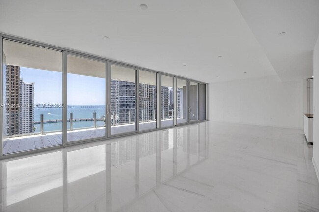 Building Photo - 300 Biscayne Blvd Way