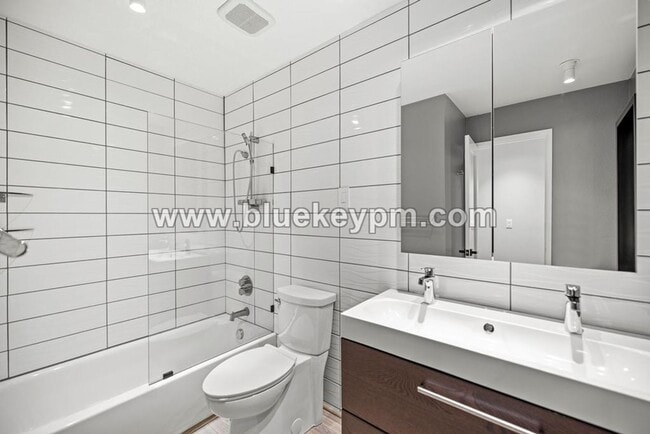 Building Photo - 2 Bed, 1 Bath Condo at Franciscan Condomin...