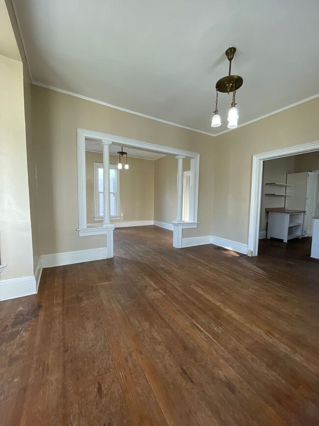 Building Photo - 1113 Constitution St