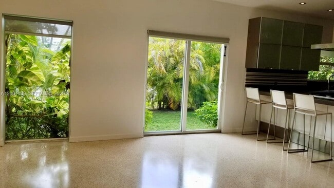 Building Photo - 625 93rd St