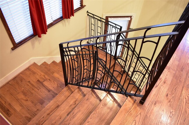 Building Photo - 5515 Petty St