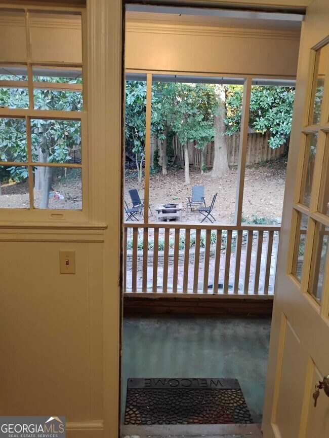 Building Photo - 1845 Monroe Dr NE