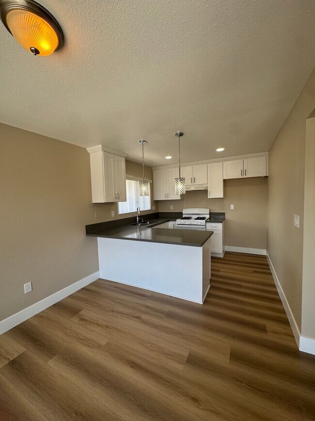 Building Photo - 7302 Elk Cir