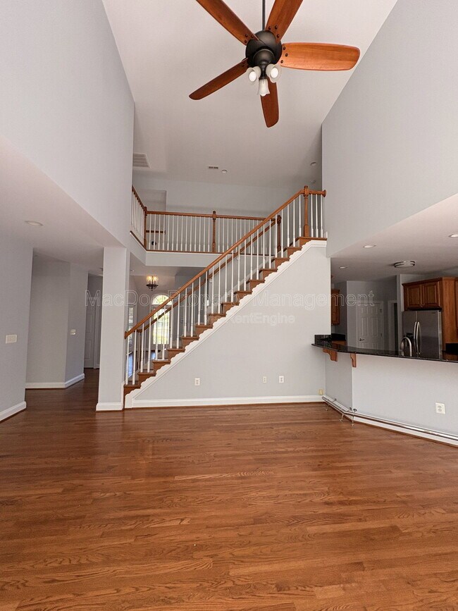 Building Photo - 10802 Cedar Creek Dr