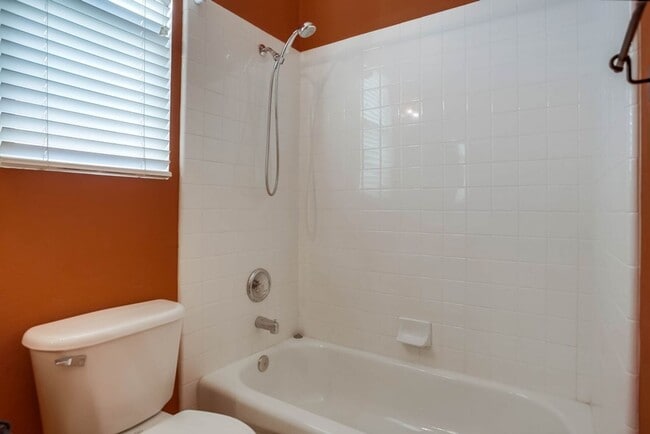 Building Photo - Available Now!! Spacious 4 Bedroom Plus a ...