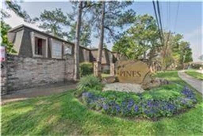 Building Photo - 12633 Memorial Dr