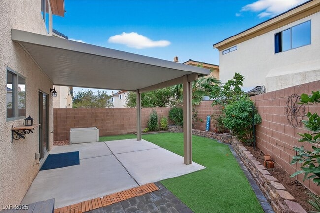 Building Photo - 133 Coronation Ave