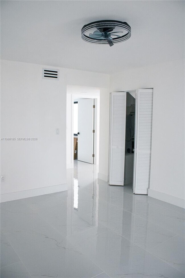 Building Photo - 10433 SW 118th Ct