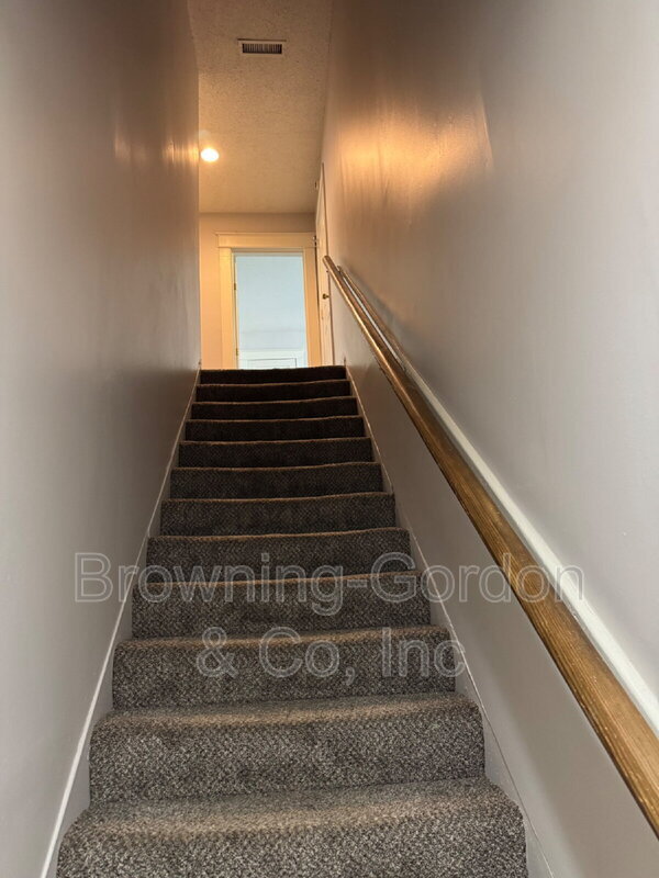Building Photo - 1804 15th Ave S