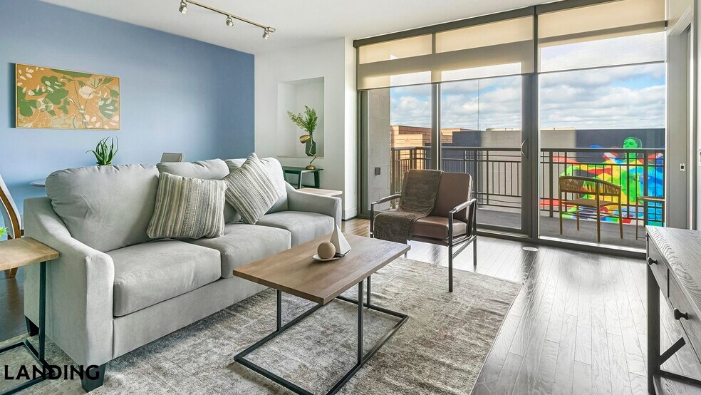 Building Photo - 777 Preston St