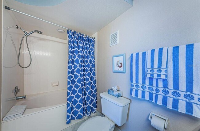 Building Photo - 6093 Bahia Del Mar Cir N