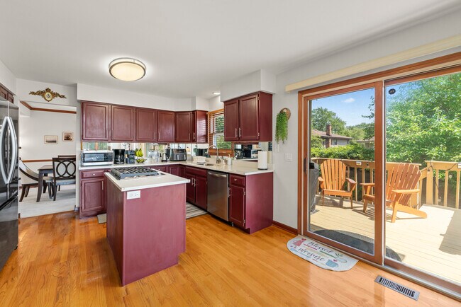 Building Photo - 707 Republic Ct