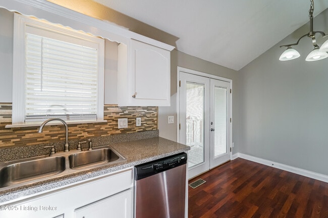 Building Photo - 10116 Greenfield Woods Cir