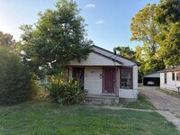 Building Photo - 704 Carrollton St