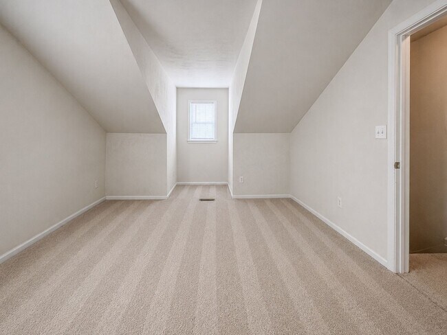 Building Photo - 3901 Quartz Ln