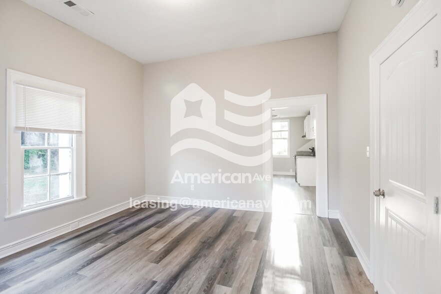 Building Photo - 722-726 6 Ave