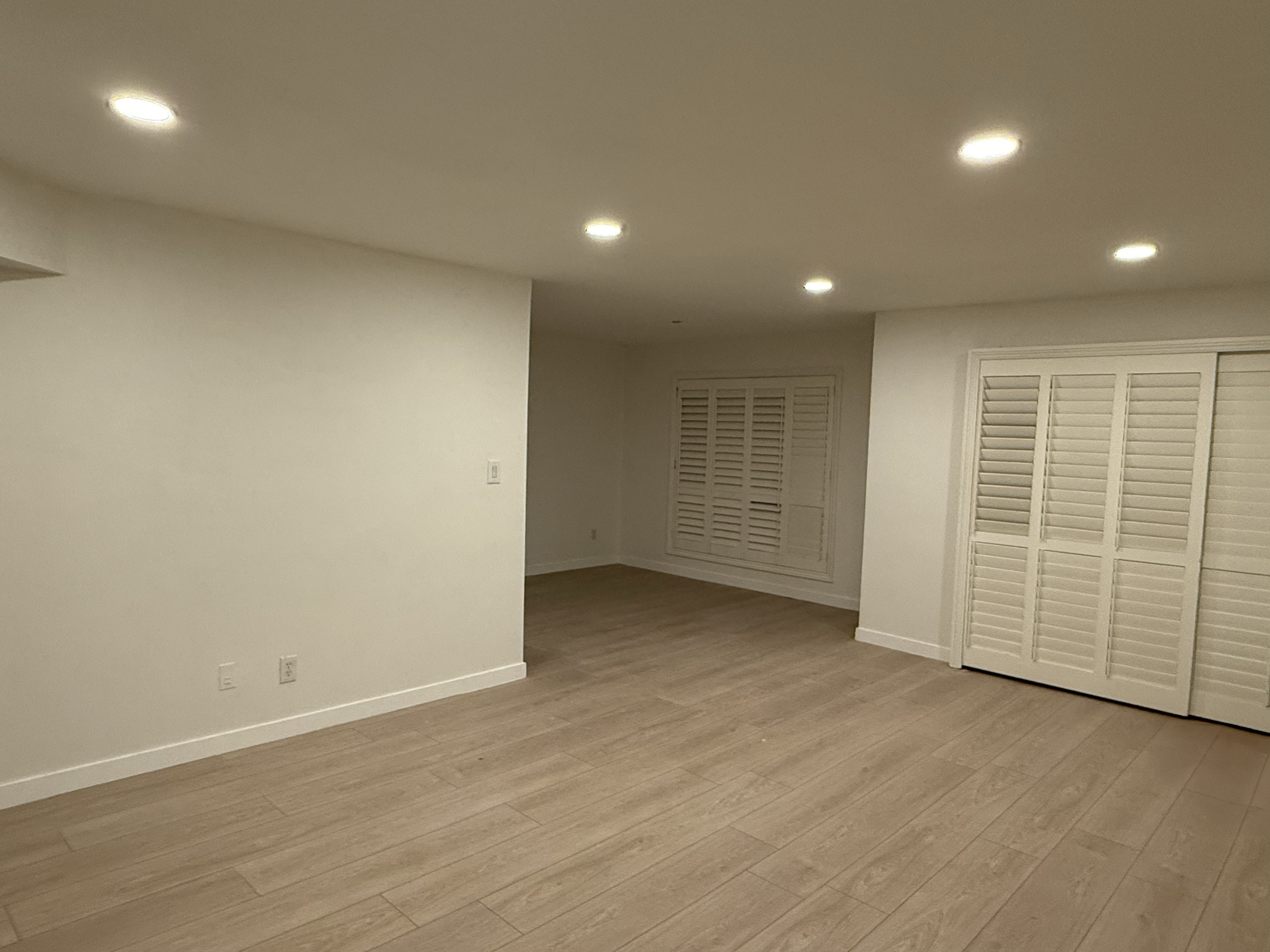 Building Photo - 647 Orange Grove Ave