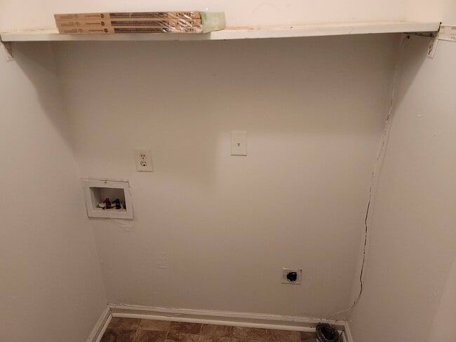 Building Photo - 11 Silver Spur Ct