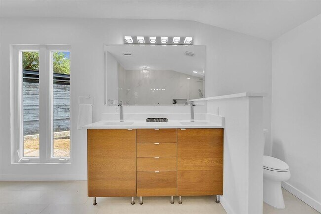 Building Photo - 3500 Northland Dr