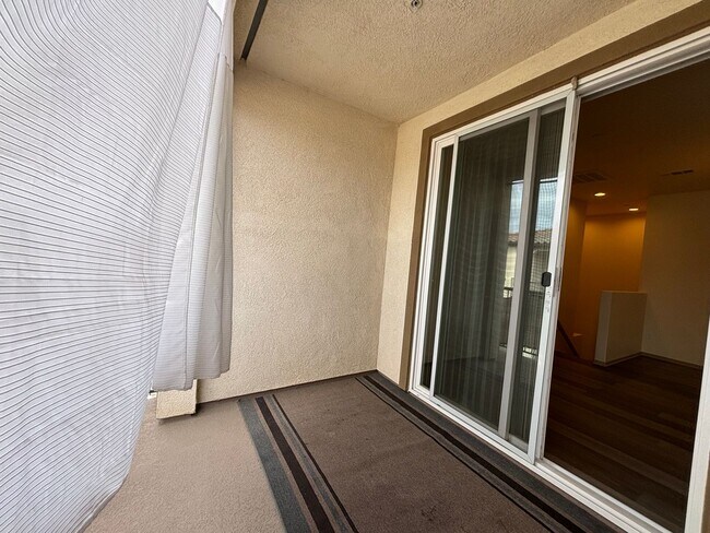 Building Photo - *** $500 Move in special if lease is signe...