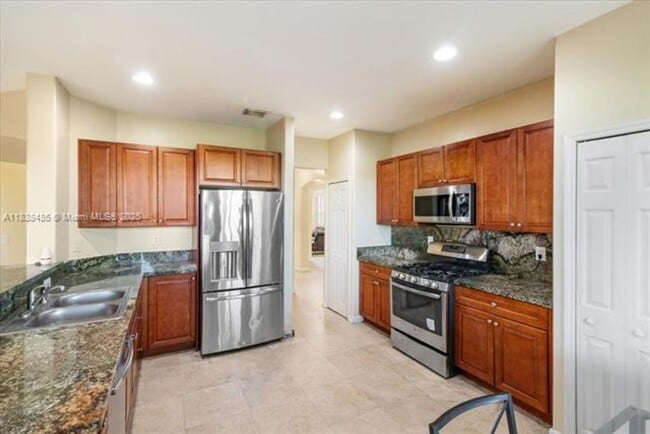 Building Photo - 5776 SW 166th Ct