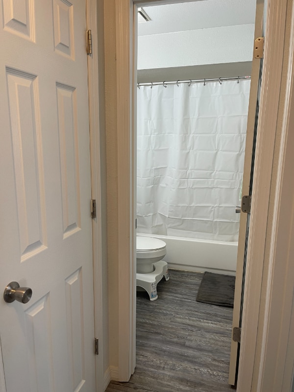 Building Photo - 7210 N Manhattan Ave