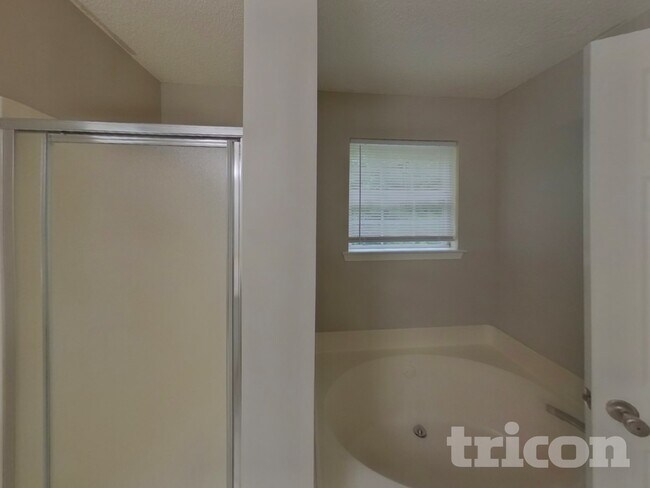 Building Photo - 123 Galway Ln