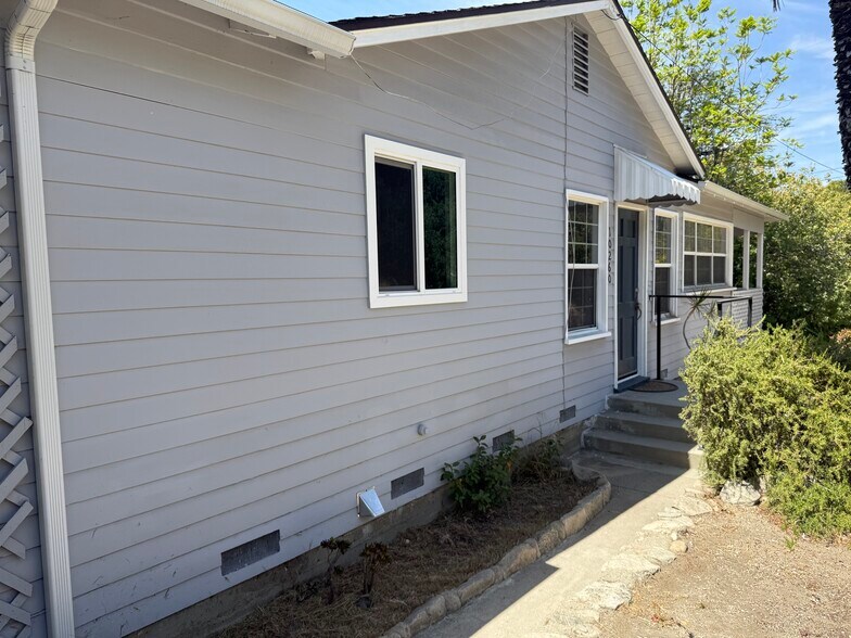 Building Photo - 10260 Marcus Ave