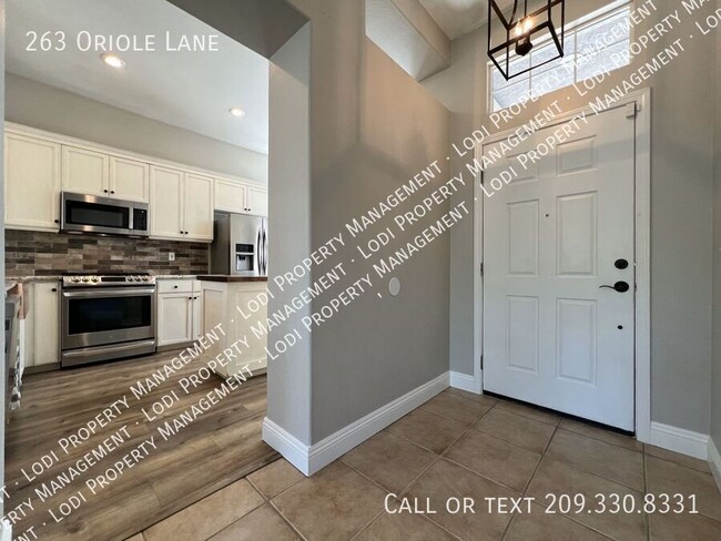 Building Photo - 263 Oriole Ln