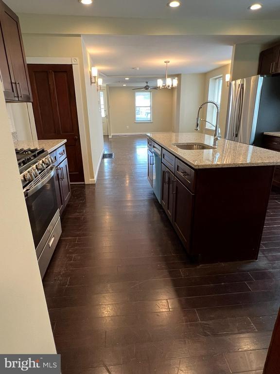 Building Photo - 42 Holland Ave