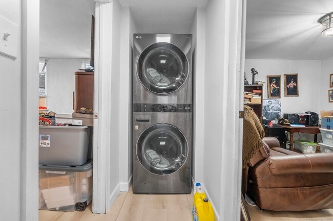 Building Photo - 10 Cold Spring St