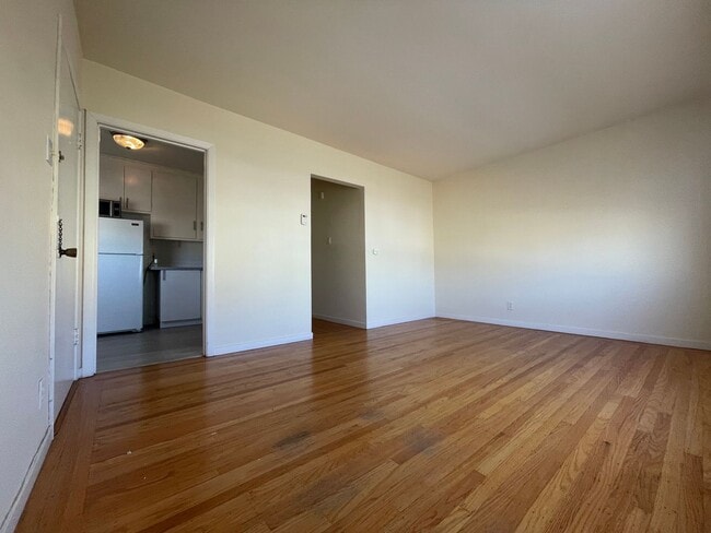 Building Photo - 3631 Judah St