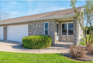 Building Photo - 5769 Skippers Ln