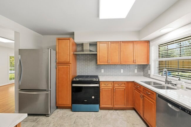 Building Photo - 5109 Nina Lee Ln