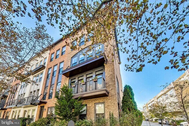 Building Photo - 1458 Piccard Dr