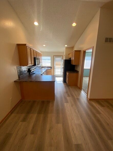 Building Photo - 1455 Easton Ln