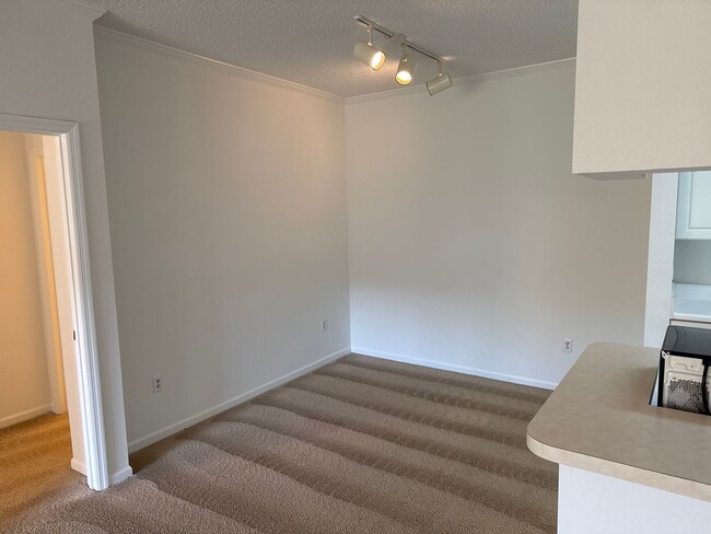 Building Photo - 2 Bedroom 2 bathroom in The  Abor Lakes Luxury Condominium. Stop, Look and Lease!