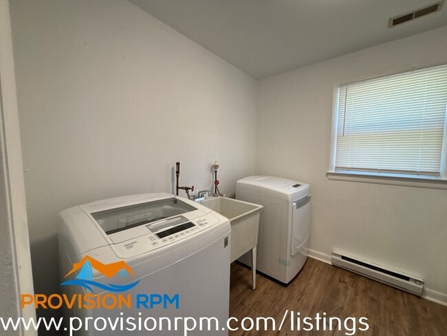 Building Photo - 322 Creek Blvd