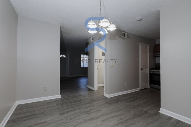 Building Photo - Move in before Janury 15th and get $100 OFF your rent for the first 3 months — PLUS a $250 Amazon...