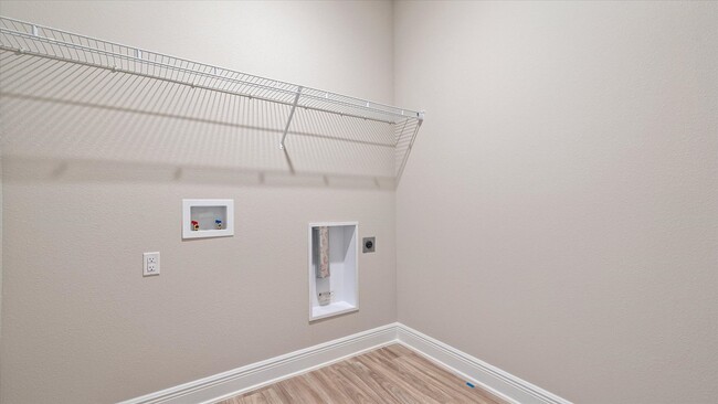 Building Photo - LOTS OF AMENITIES AND CONVENIENT COMMUTE!