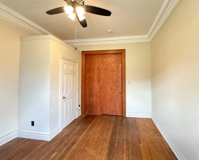 Building Photo - 205 N 18th Ave E