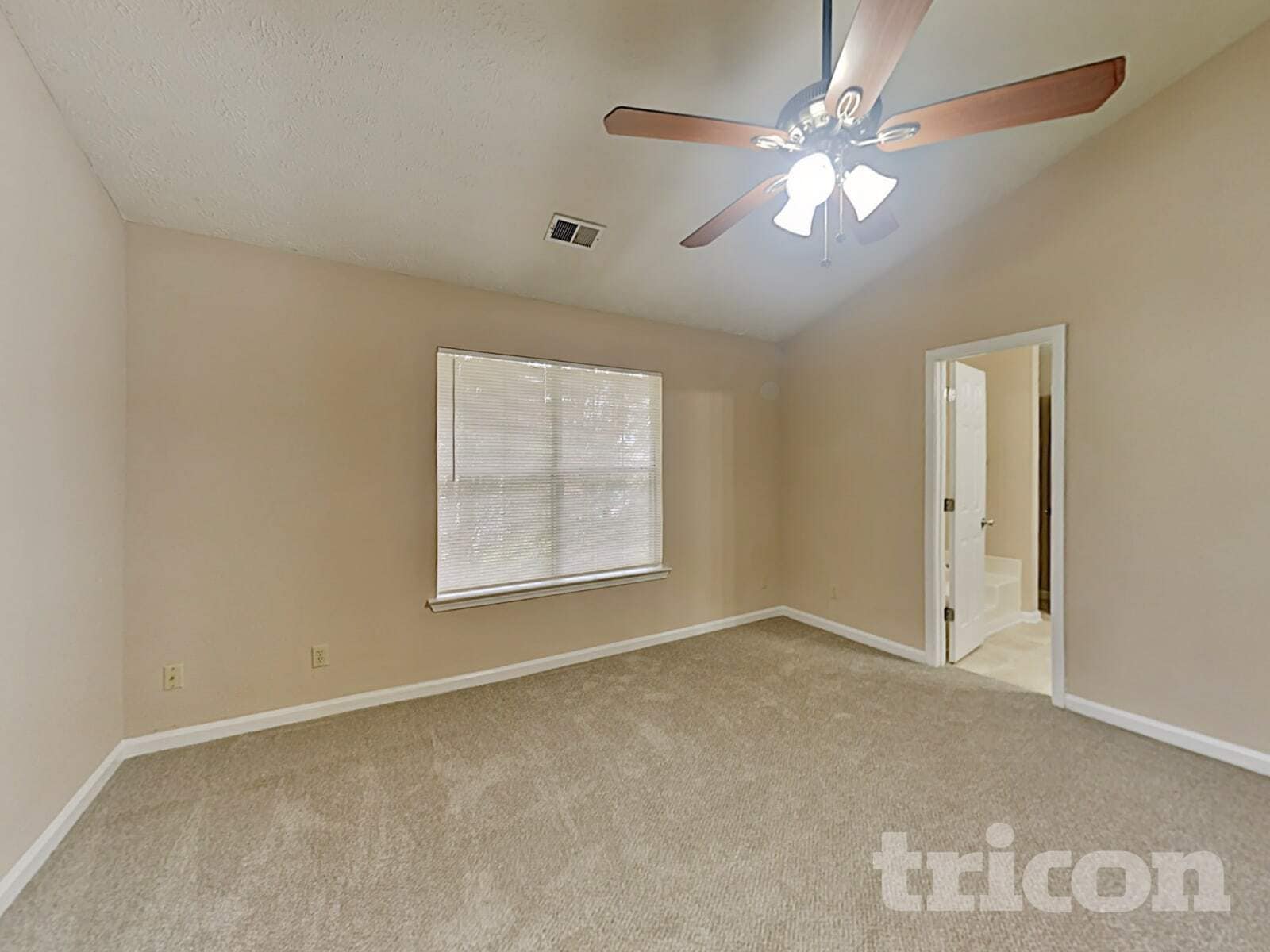 Building Photo - 5929 Creekside Dr