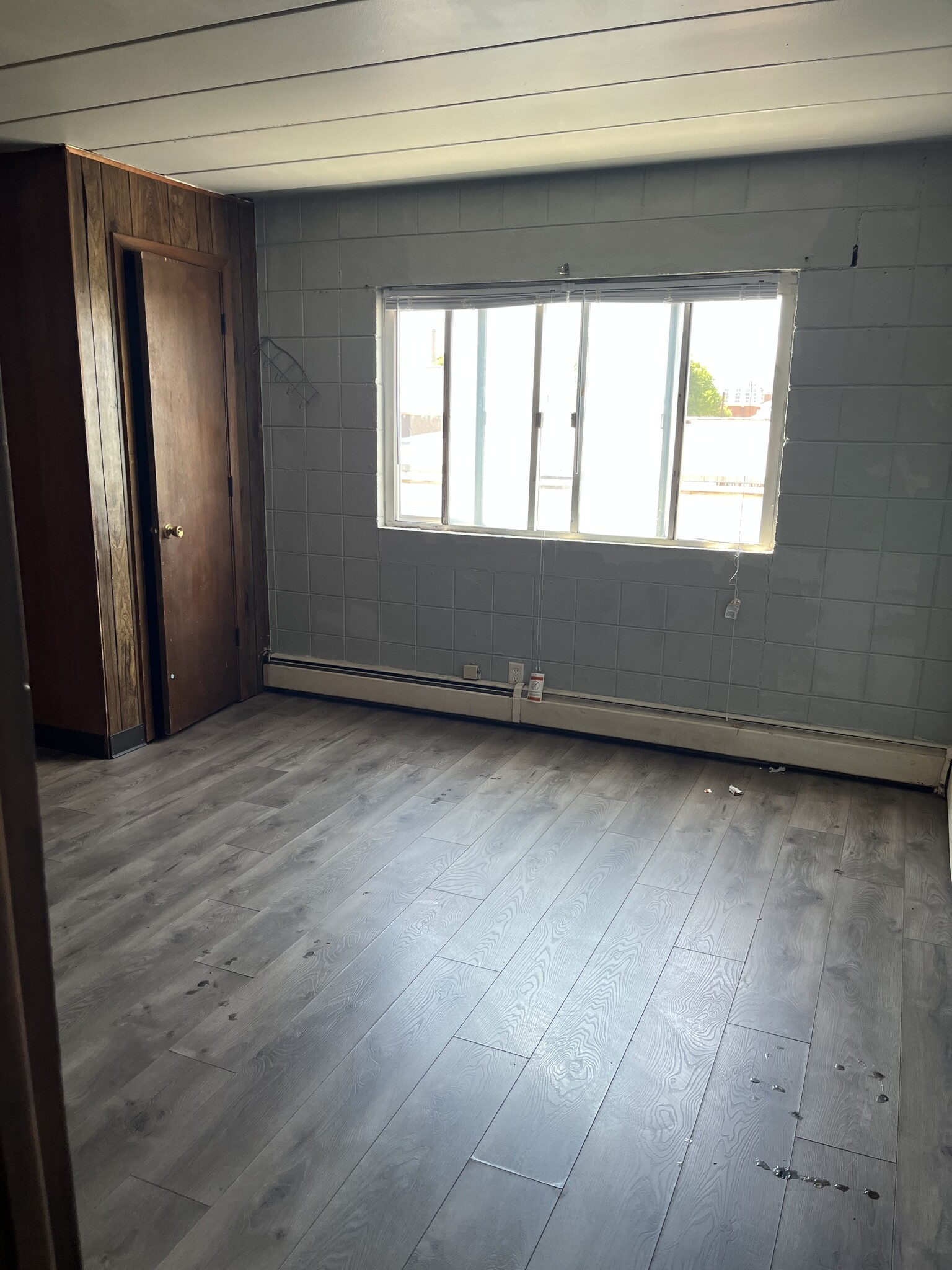 Building Photo - 220 N 4th St