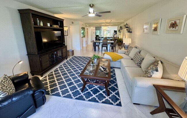 Building Photo - 5121 Oakhill Ln