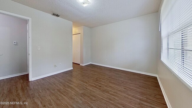 Building Photo - 477 Crabapple Ct