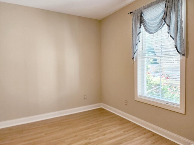 Building Photo - 128 Puffin Dr