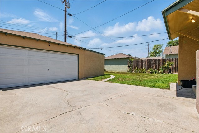 Building Photo - 413 Brady Ave