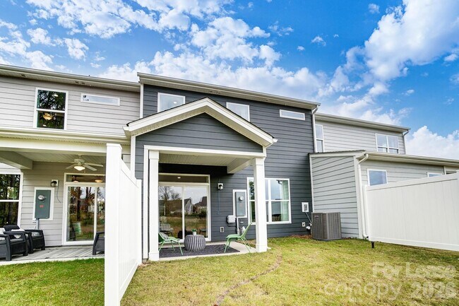 Building Photo - 3977 Fadden St