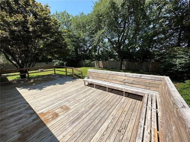 Building Photo - 2147 Loren Cir