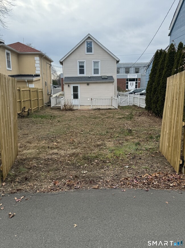 Building Photo - 19 Benham Ave